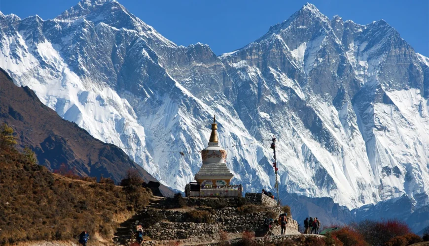 Discover the Wonders of the Everest Base Camp Trek