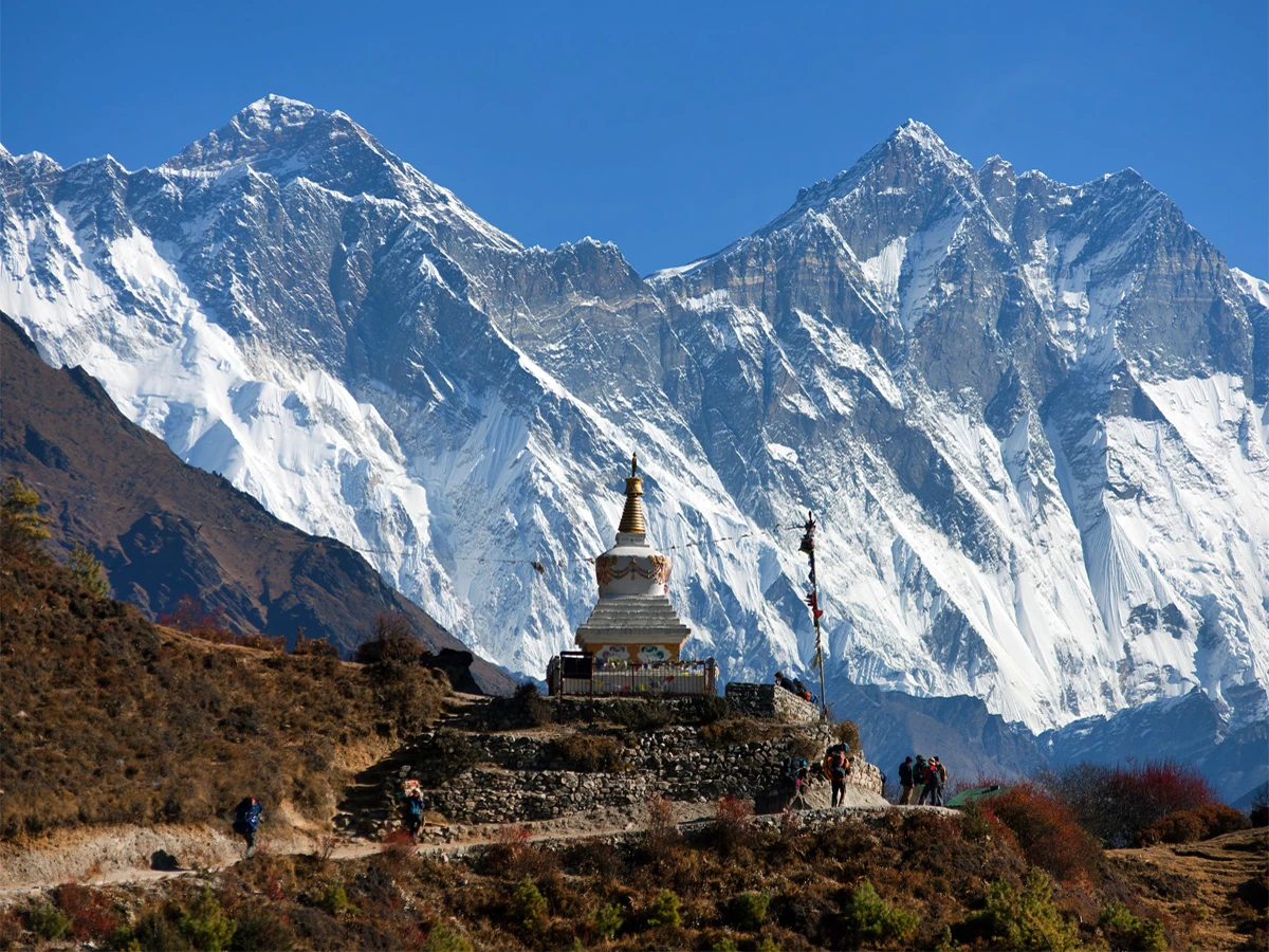 Discover the Wonders of the Everest Base Camp Trek